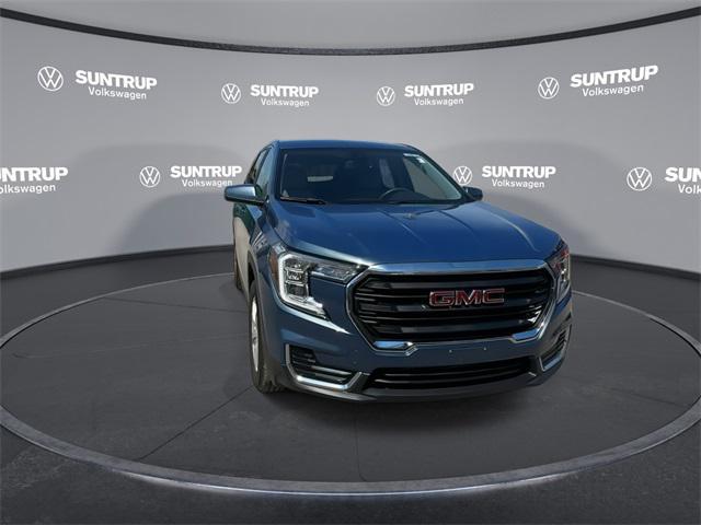 Photo of 2024 Downpour Metallic GMC Terrain