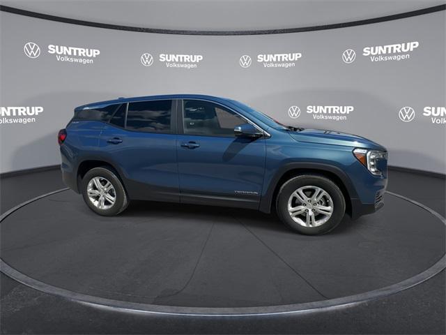Photo of 2024 Downpour Metallic GMC Terrain