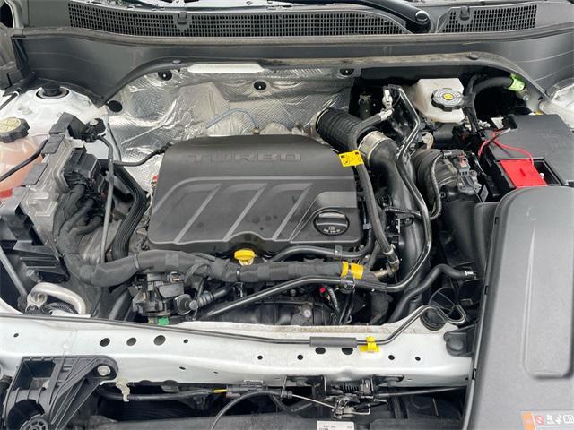 Photo of 2024 Summit White Chevrolet Trax