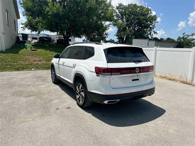 Photo of 2024 Deep Black Pearl Volkswagen Atlas