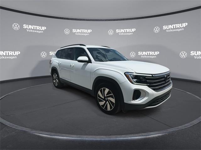Photo of 2024 Deep Black Pearl Volkswagen Atlas