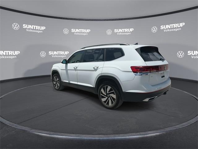 Photo of 2024 Deep Black Pearl Volkswagen Atlas
