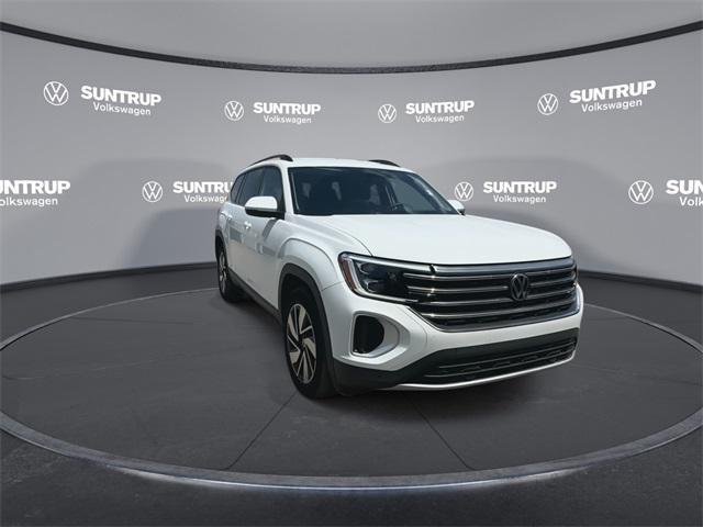 Photo of 2024 Deep Black Pearl Volkswagen Atlas