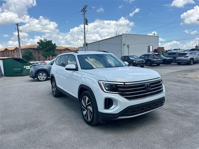 Photo of 2024 Deep Black Pearl Volkswagen Atlas