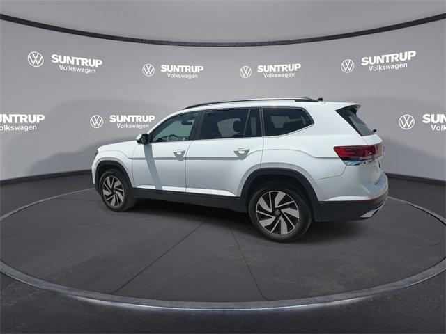Photo of 2024 Deep Black Pearl Volkswagen Atlas
