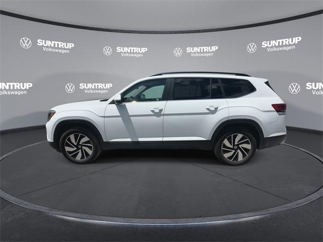 Photo of 2024 Deep Black Pearl Volkswagen Atlas