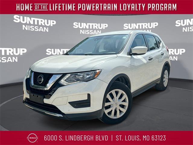 Photo of 2020 Glacier White Nissan Rogue