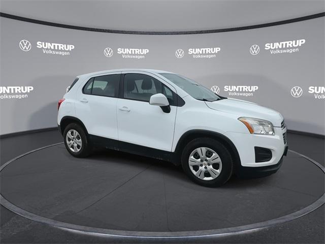 Photo of 2016 Summit White Chevrolet Trax