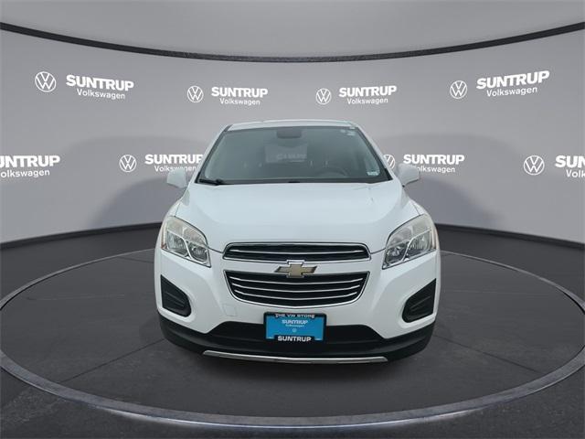 Photo of 2016 Summit White Chevrolet Trax