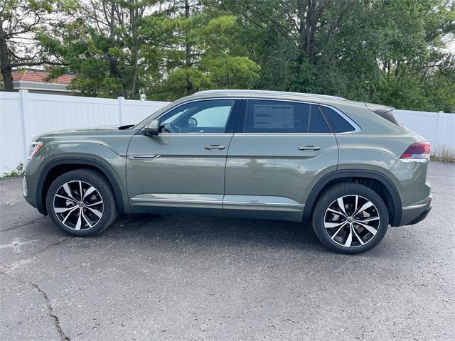 Photo of 2026 avocado green pearl Volkswagen Atlas Cross Sport