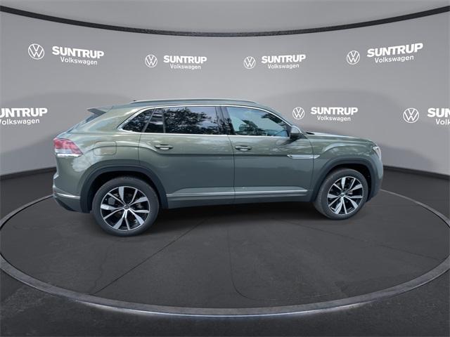 Photo of 2026 avocado green pearl Volkswagen Atlas Cross Sport