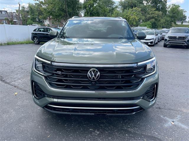 Photo of 2026 avocado green pearl Volkswagen Atlas Cross Sport