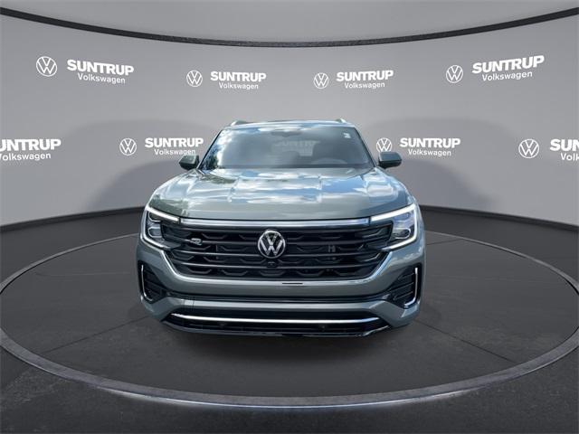 Photo of 2026 avocado green pearl Volkswagen Atlas Cross Sport