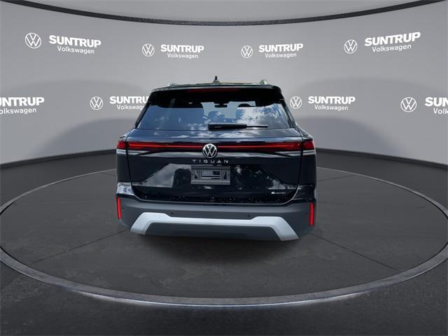 Photo of 2025 Deep Black Pearl Volkswagen Tiguan