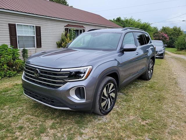 Photo of 2024 Platinum Gray Metallic Volkswagen Atlas