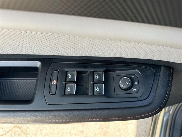 Photo of 2024 Avocado Green Pearl Volkswagen Atlas