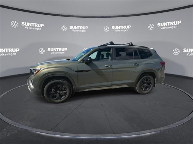 Photo of 2024 Avocado Green Pearl Volkswagen Atlas