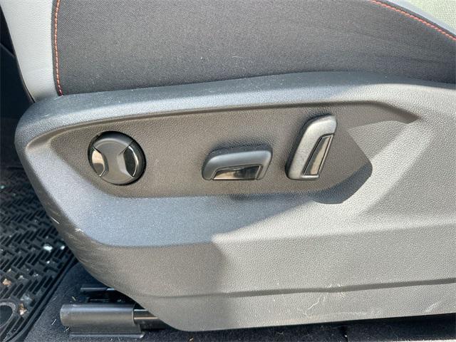 Photo of 2024 Avocado Green Pearl Volkswagen Atlas