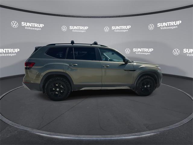 Photo of 2024 Avocado Green Pearl Volkswagen Atlas