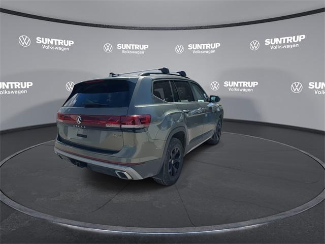 Photo of 2024 Avocado Green Pearl Volkswagen Atlas