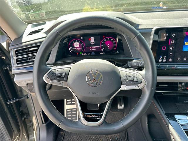 Photo of 2024 Avocado Green Pearl Volkswagen Atlas