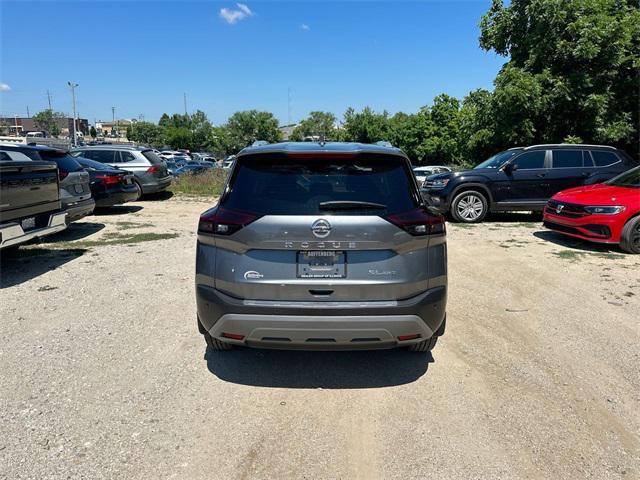 Photo of 2021 Gun Metallic Nissan Rogue