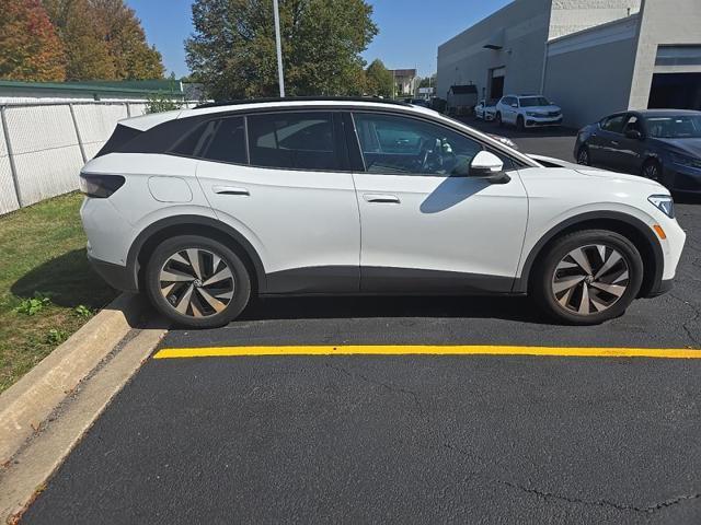 Photo of 2023 Pure White Volkswagen ID.4