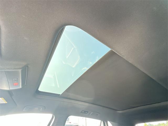 Photo of 2023 Deep Black Pearl Volkswagen Atlas Cross Sport