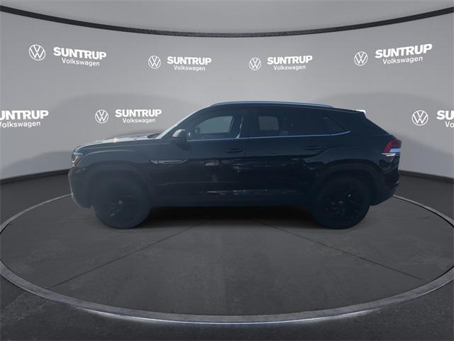 Photo of 2023 Deep Black Pearl Volkswagen Atlas Cross Sport