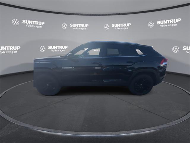 Photo of 2023 Deep Black Pearl Volkswagen Atlas Cross Sport