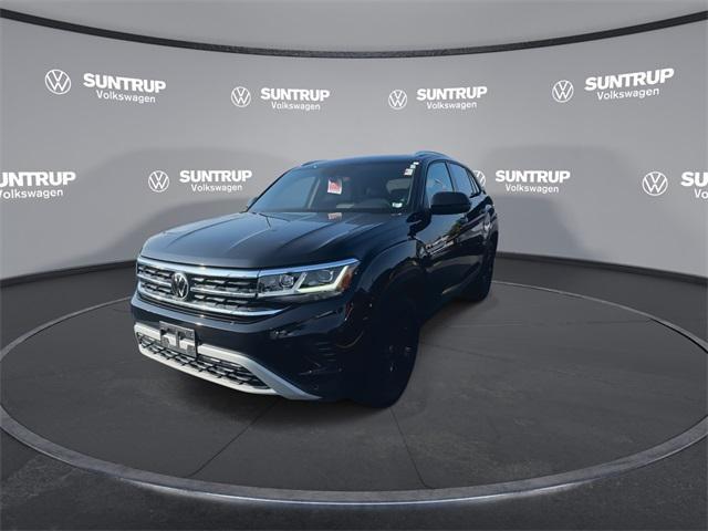 Photo of 2023 Deep Black Pearl Volkswagen Atlas Cross Sport