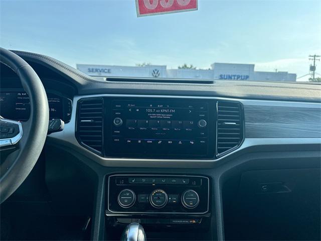 Photo of 2023 Deep Black Pearl Volkswagen Atlas Cross Sport