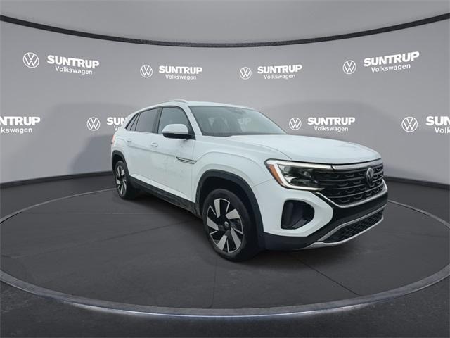 Photo of 2024 Pure White Volkswagen Atlas Cross Sport