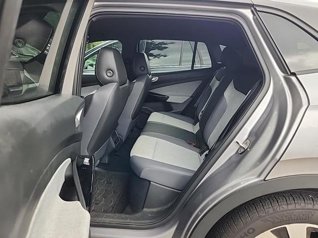 Photo of 2023 Silver Mist Metallic Volkswagen ID.4