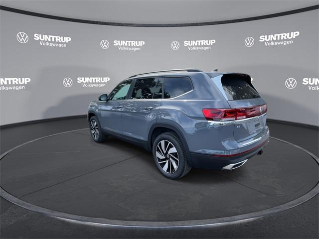 Photo of 2026 pure gray Volkswagen Atlas