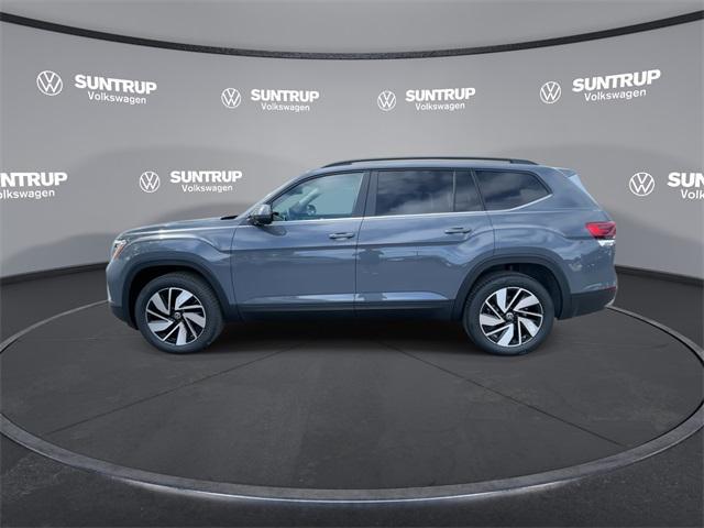 Photo of 2026 pure gray Volkswagen Atlas