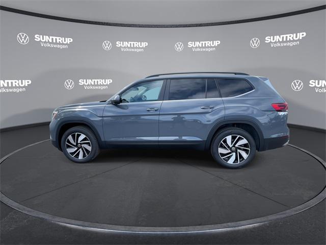 Photo of 2026 pure gray Volkswagen Atlas