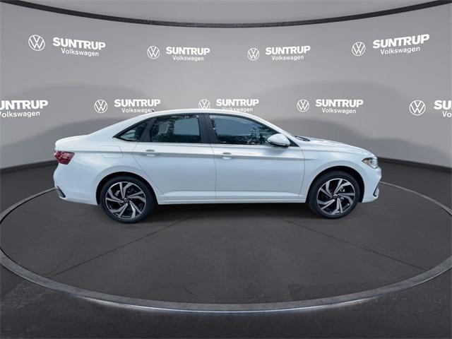 Photo of 2025 Opal White Pearl Volkswagen Jetta