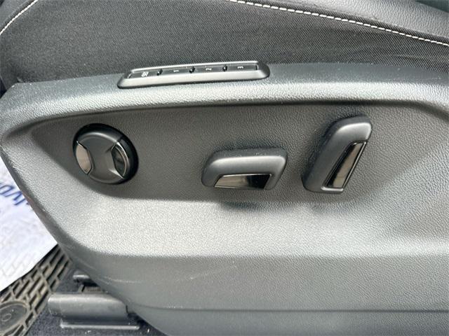 Photo of 2022 Oryx White Pearl Volkswagen Tiguan