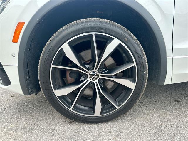 Photo of 2022 Oryx White Pearl Volkswagen Tiguan