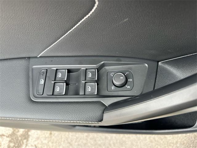 Photo of 2022 Oryx White Pearl Volkswagen Tiguan