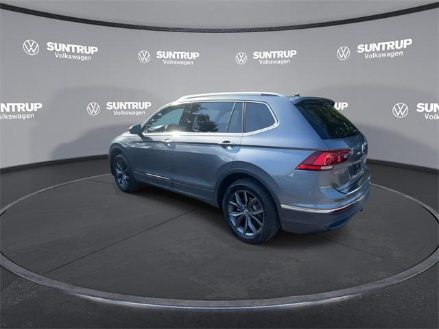 Photo of 2023 Platinum Gray Metallic Volkswagen Tiguan