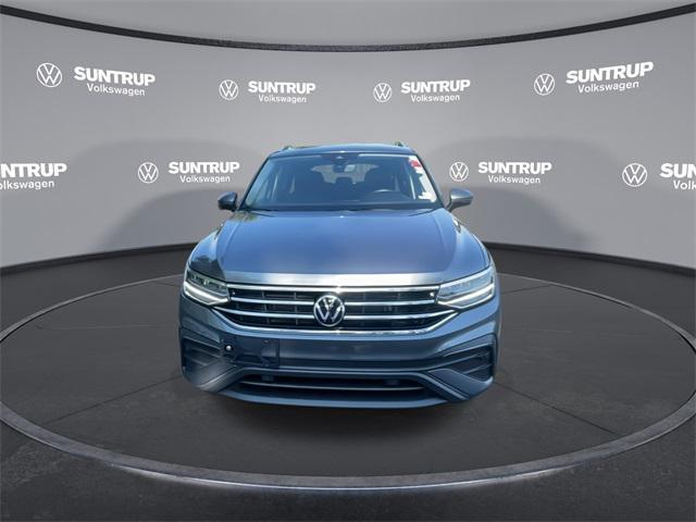 Photo of 2023 Platinum Gray Metallic Volkswagen Tiguan