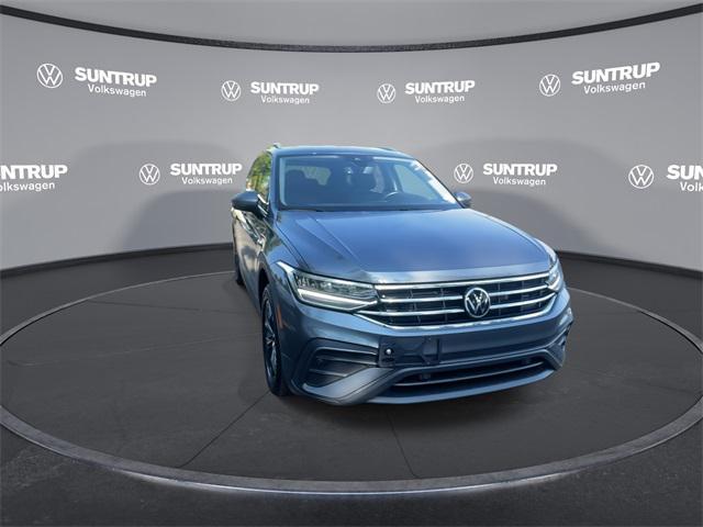 Photo of 2023 Platinum Gray Metallic Volkswagen Tiguan