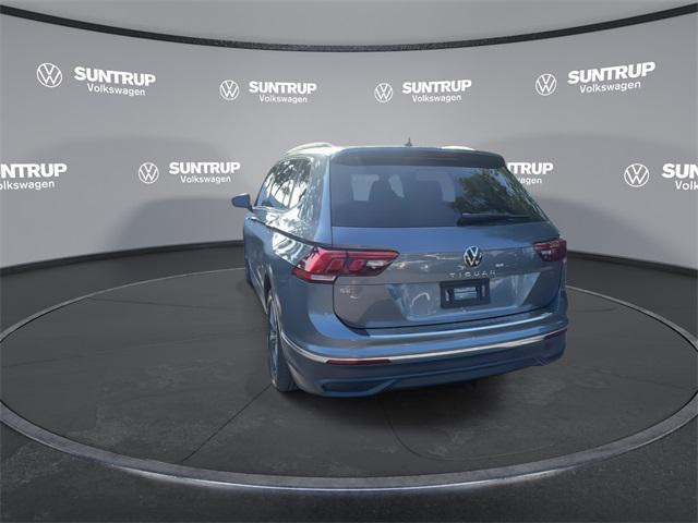 Photo of 2023 Platinum Gray Metallic Volkswagen Tiguan