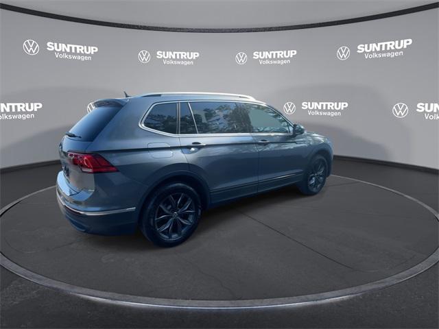 Photo of 2023 Platinum Gray Metallic Volkswagen Tiguan