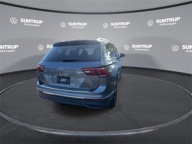 Photo of 2023 Platinum Gray Metallic Volkswagen Tiguan