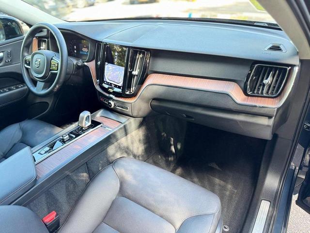 Photo of 2023 Denim Blue Metallic Volvo XC60