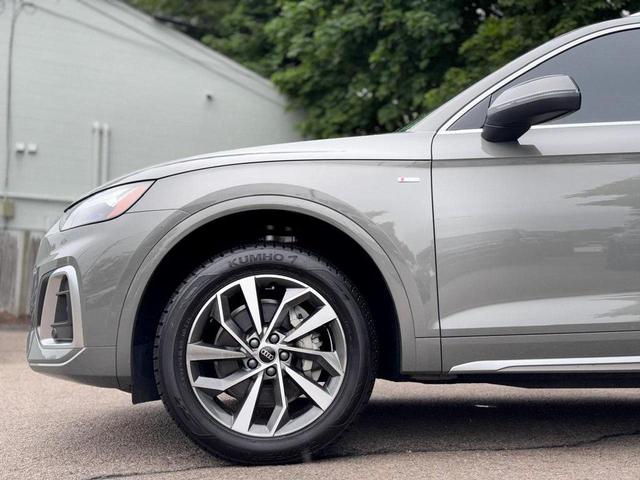 Photo of 2023 Chronos Gray Metallic Audi Q5