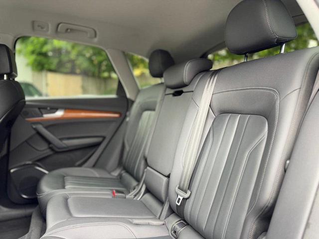 Photo of 2023 Chronos Gray Metallic Audi Q5